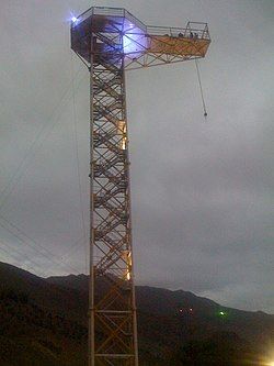 250px-Bungee_jumping_bam_e_tehran.jpg