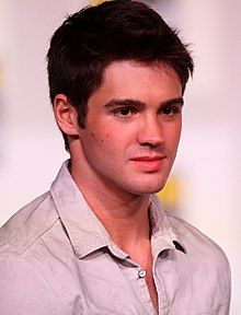 Steven_R._McQueen_by_Gage_Skidmore_2.jpg