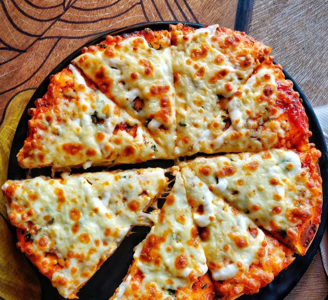 Cheese-pizza.jpg