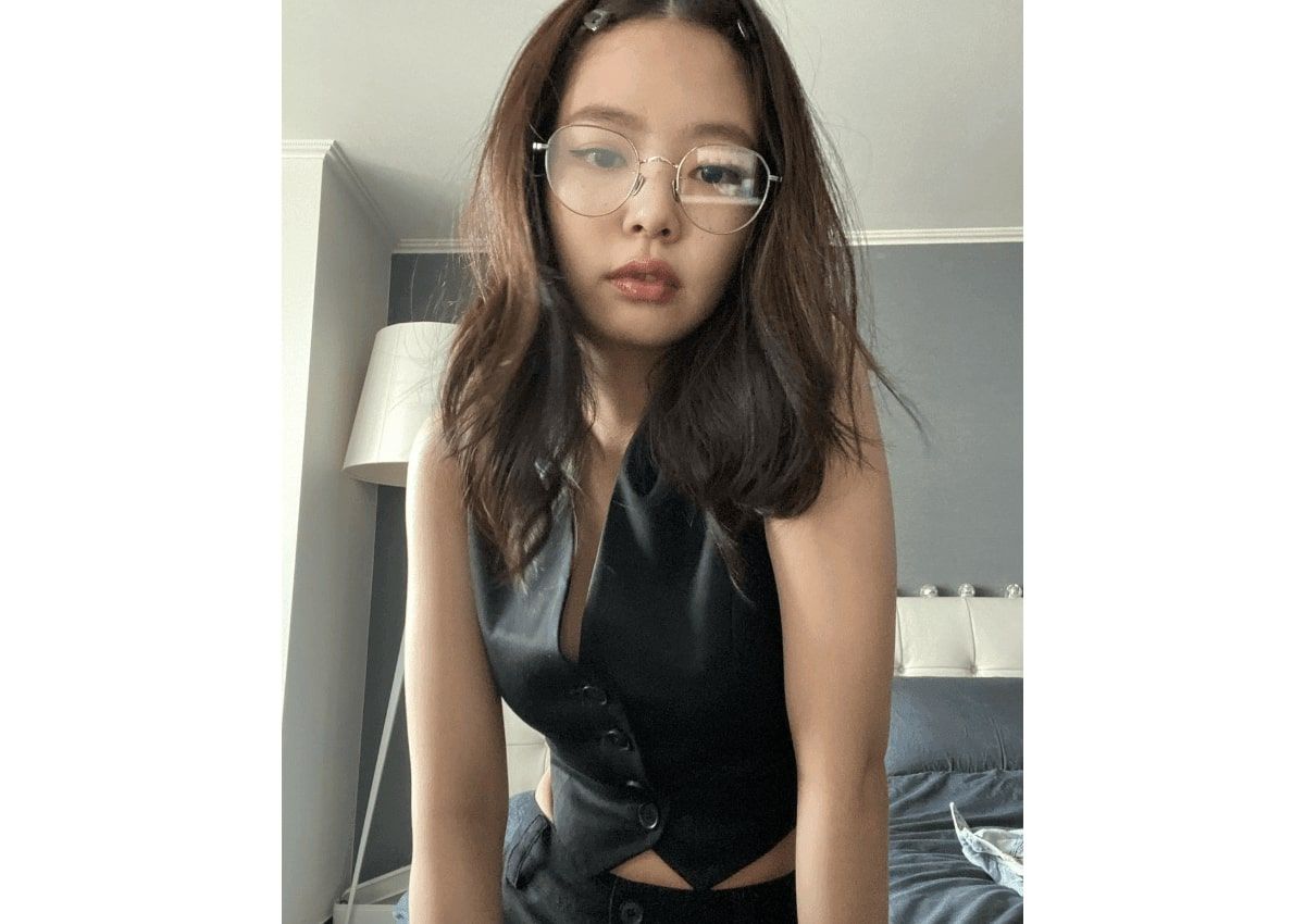 blackpink-jennie-glasses.jpg